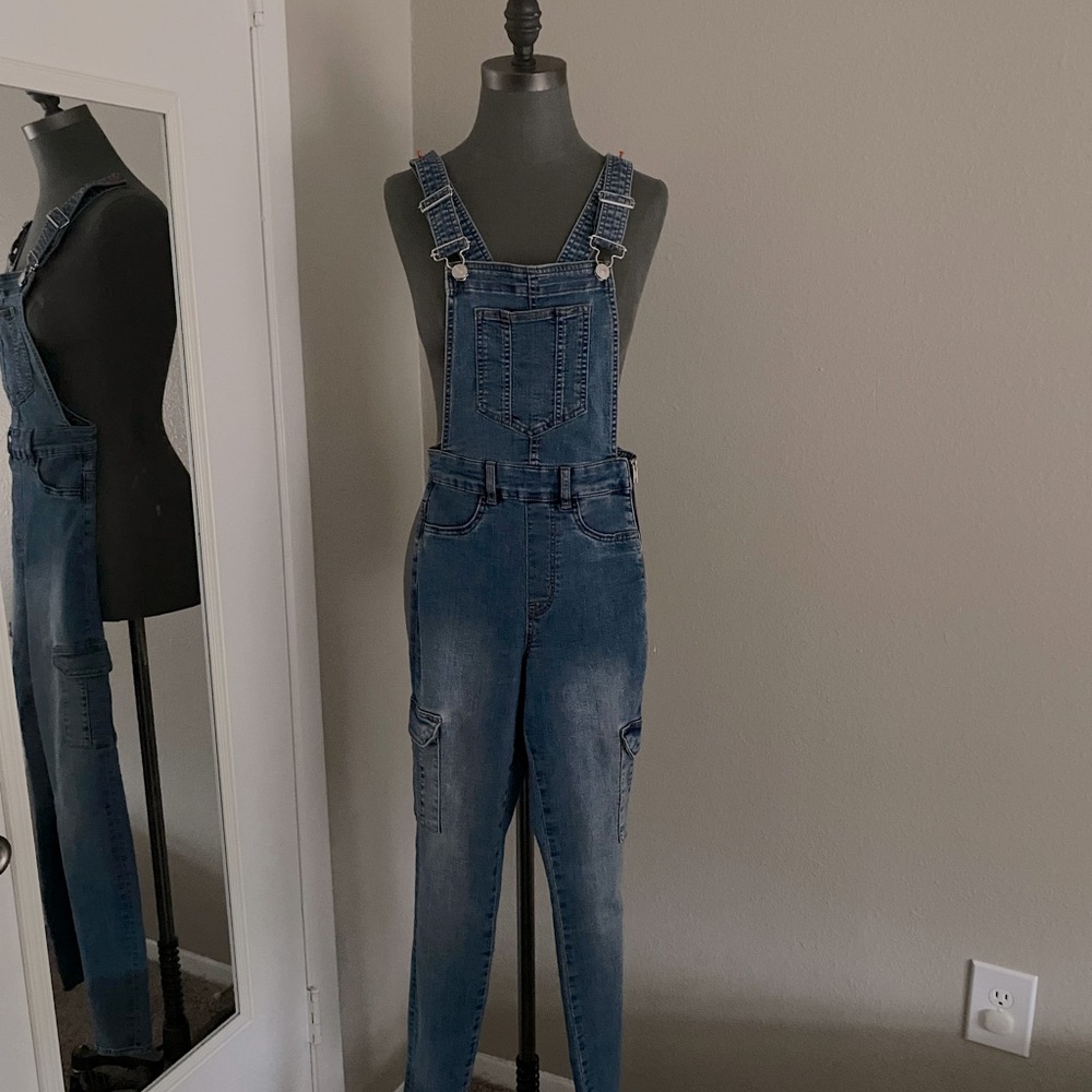 H&M light wash denim overalls